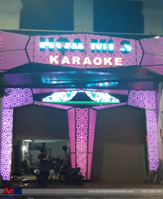 Bục nhảy Karaoke